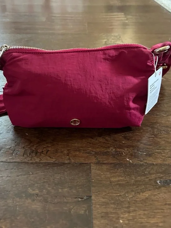 Lululemon Convertible Ruched Strap
Crossbody Bag Mini *1.5L Berry NWT - Picture 6 of 15
